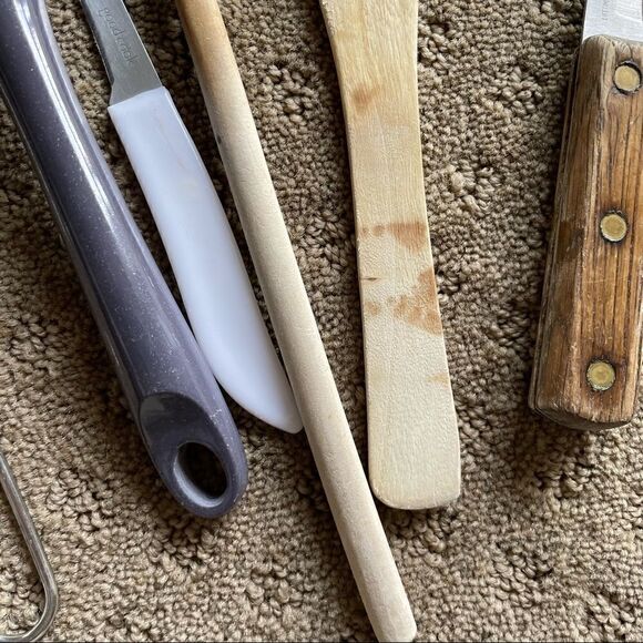 Bundle of Vintage and Modern Kitchen Utensils - Picture 7 of 11